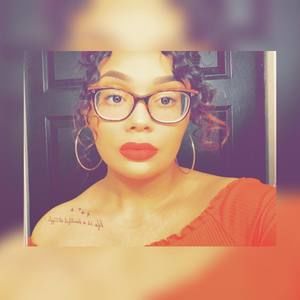 Meet your Posher, Desiree